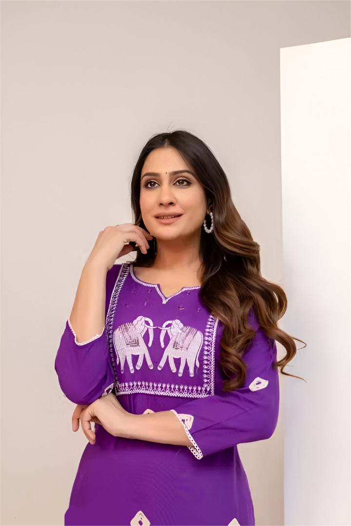 Letast Embrodared Women Printed Kurta Pant Set